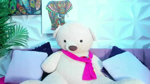 Snapshot of briyit_doll chatting on June 2026 01:00:02 PM BRIYIT online show from June 2026 01:00:02 PM