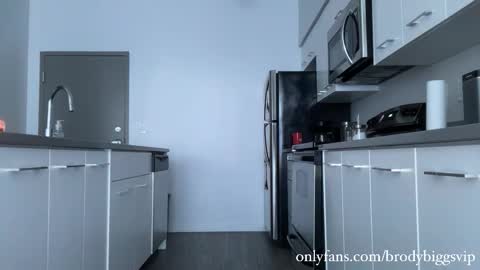 Brody Biggs online show from November 2025 08:19:01 PM