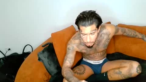 Snapshot of bronzedink chatting on December 2025 08:48:01 PM Bronzedink online show from December 2025 08:48:01 PM