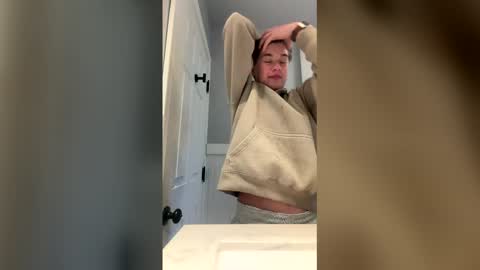 brookly185001 online show from April 2026 09:16:02 PM