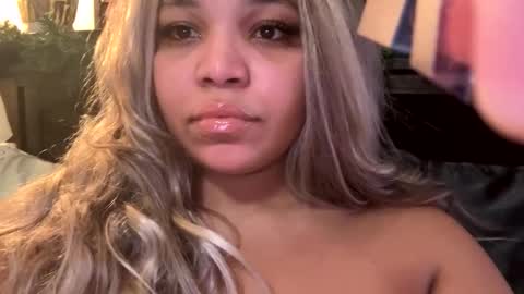 Snapshot of brownsugar0910 chatting on January 2025 04:47:01 AM EtherealLilac online show from January 2025 04:47:01 AM