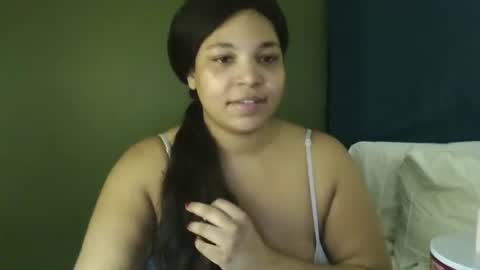 Snapshot of brownsugar0910 chatting on November 2025 03:43:02 AM EtherealLilac online show from November 2025 03:43:02 AM