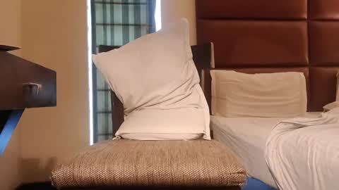 brownuncut3019 online show from March 2025 04:37:02 AM