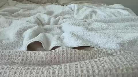 tall smooth vers gay online show from January 2025 04:18:02 PM