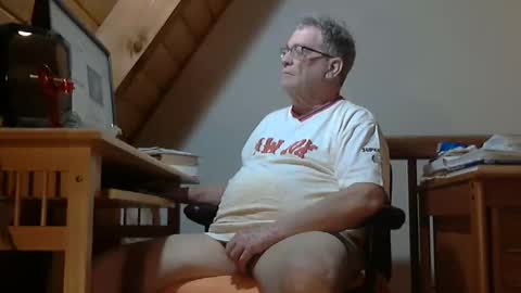 Snapshot of brubar chatting on May 2026 02:40:01 AM brubar online show from May 2026 02:40:01 AM