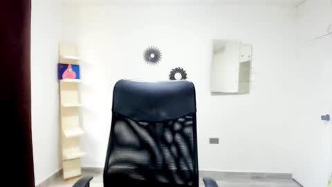 bruce_1111 online show from September 2025 06:20:01 PM