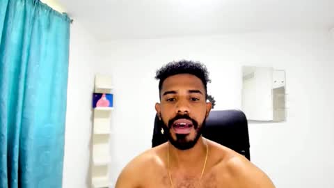 bruce_1111 online show from October 2025 08:31:02 PM