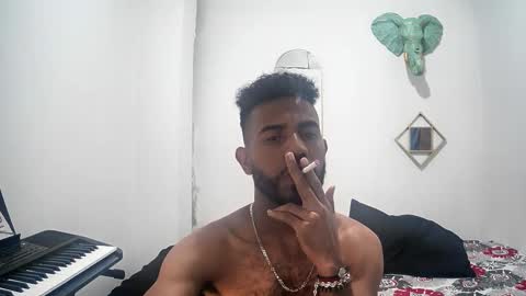 bruce_1111 online show from October 2025 04:46:02 AM