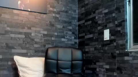 brucedallas online show from June 2026 01:04:01 AM