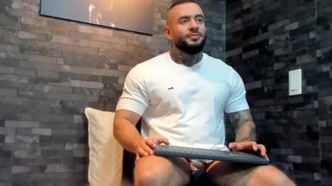 brucedallas online show from July 2026 02:53:02 AM