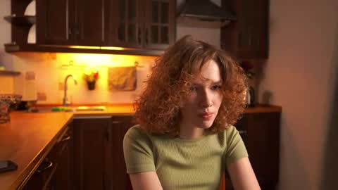 Snapshot of brunaeveritt chatting on April 2026 01:59:02 PM Tess online show from April 2026 01:59:02 PM