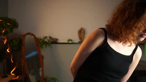 Snapshot of brunaeveritt chatting on April 2026 02:41:01 PM Tess online show from April 2026 02:41:01 PM