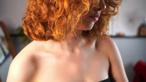 Snapshot of brunaeveritt chatting on May 2026 03:31:02 PM Tess online show from May 2026 03:31:02 PM