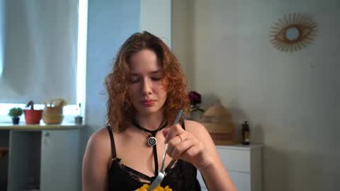 Snapshot of brunaeveritt chatting on May 2026 02:11:02 PM Tess online show from May 2026 02:11:02 PM