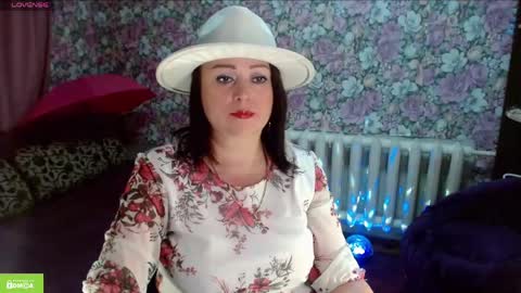 Snapshot of brunette7786 chatting on May 2026 08:50:02 PM Julia online show from May 2026 08:50:02 PM