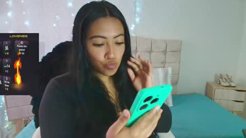 Andrea  online show from November 2025 07:58:02 PM