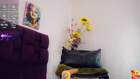 Snapshot of brunettesexy11 chatting on February 2025 11:33:02 AM ChannelR online show from February 2025 11:33:02 AM