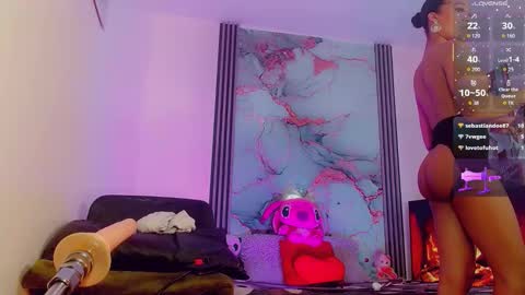 Snapshot of brunettesexy11 chatting on October 2025 10:52:02 AM ChannelR online show from October 2025 10:52:02 AM