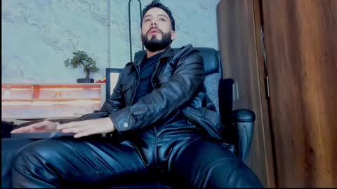 Andres Suarez online show from March 2025 07:02:01 PM