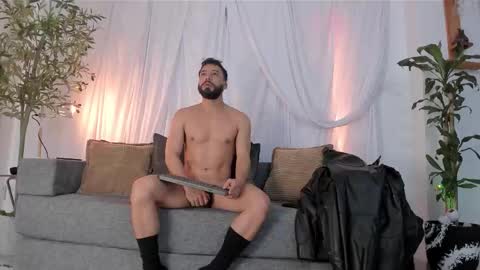 Andres Suarez online show from October 2025 05:24:01 PM