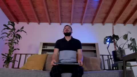 Andres Suarez online show from April 2026 12:08:02 PM