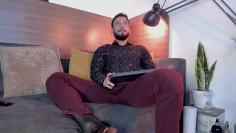 Andres Suarez online show from April 2026 04:49:01 PM