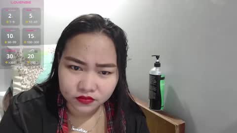 Snapshot of bubblebuttpinay chatting on February 2025 12:19:02 AM Sunshine online show from February 2025 12:19:02 AM