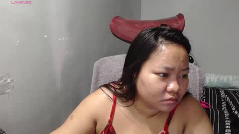 Snapshot of bubblebuttpinay chatting on February 2026 02:43:02 AM Sunshine online show from February 2026 02:43:02 AM