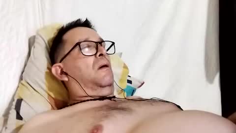 buchs32 online show from October 2025 04:35:01 AM