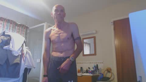 Snapshot of buck70 chatting on October 2025 02:27:02 PM buck70 online show from October 2025 02:27:02 PM