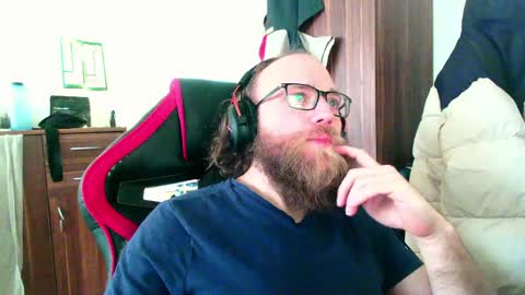 Snapshot of buhalteris chatting on May 2026 10:32:02 AM Lukas online show from May 2026 10:32:02 AM