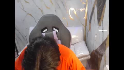 bull_cam online show from September 2025 07:05:01 PM