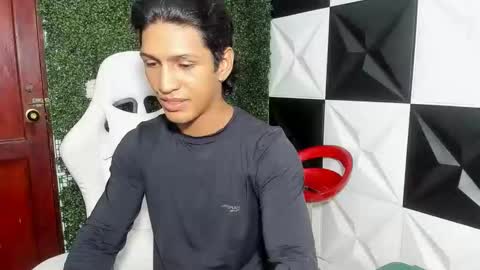 bull_cam online show from December 2025 07:09:01 PM