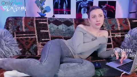 Snapshot of bumbum_kalibum chatting on July 2026 01:22:01 AM Ivan online show from July 2026 01:22:01 AM
