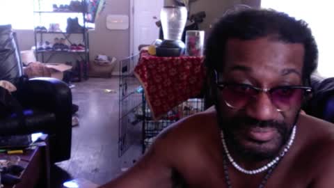 Snapshot of bungalowentertainment chatting on January 2026 07:15:01 PM Bungalow Entertainment online show from January 2026 07:15:01 PM