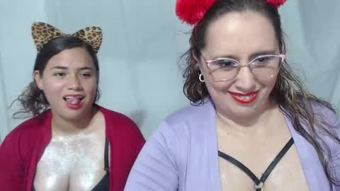 Snapshot of bunniosito chatting on November 2025 12:24:01 AM bunniosito online show from November 2025 12:24:01 AM