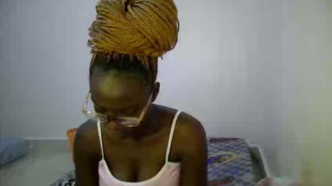 Snapshot of bunny_bliss1 chatting on May 2026 11:24:02 PM bunny_bliss1 online show from May 2026 11:24:02 PM