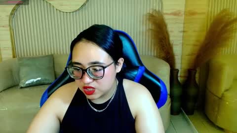 Snapshot of bunny_mich_r chatting on February 2026 07:47:02 PM bunny_mich_r online show from February 2026 07:47:02 PM