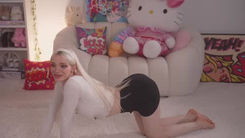 Stella online show from January 2025 11:31:01 PM