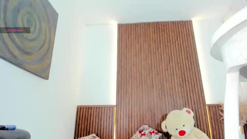 Angela Santini online show from September 2025 09:22:02 AM