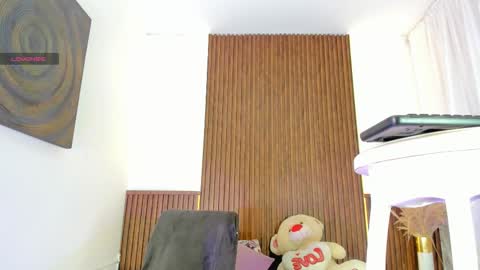 Angela Santini online show from September 2025 05:22:01 AM