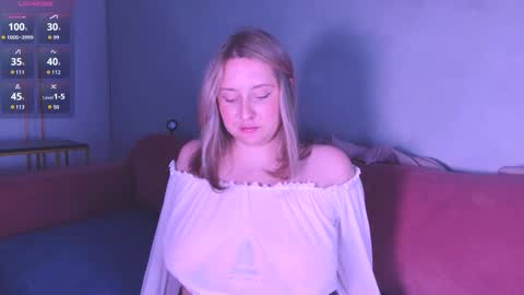 Lissa online show from November 2025 07:35:01 PM