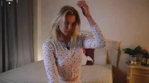 Jessica online show from September 2025 03:11:01 PM