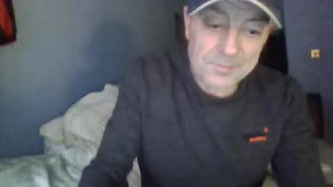 burnleyguy1977 online show from April 2026 01:36:01 AM