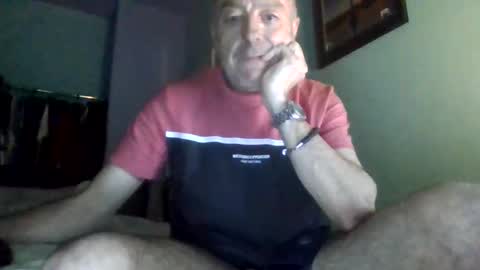 burnleyguy1977 online show from June 2026 04:05:01 AM
