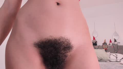 Snapshot of bush_woman chatting on December 2024 10:42:02 PM Larisa online show from December 2024 10:42:02 PM