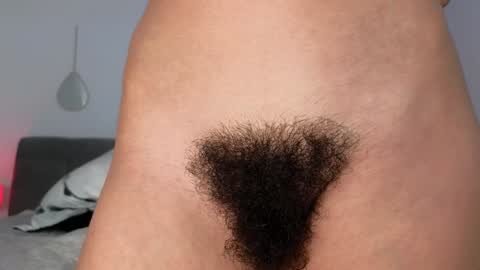 Snapshot of bush_woman chatting on January 2025 11:51:01 PM Larisa online show from January 2025 11:51:01 PM