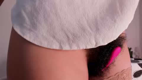 Snapshot of bush_woman chatting on February 2025 10:17:02 PM Larisa online show from February 2025 10:17:02 PM