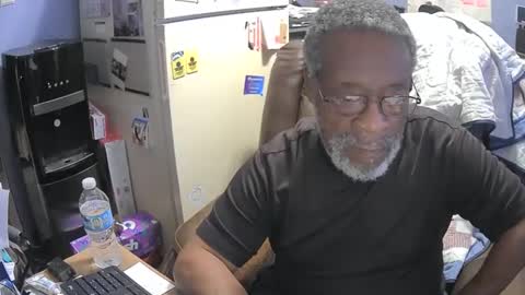 bushhunter23 online show from January 2025 01:29:01 AM