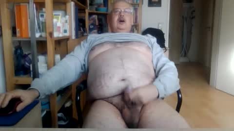 Snapshot of busibaer666 chatting on November 2025 01:32:01 PM busi online show from November 2025 01:32:01 PM